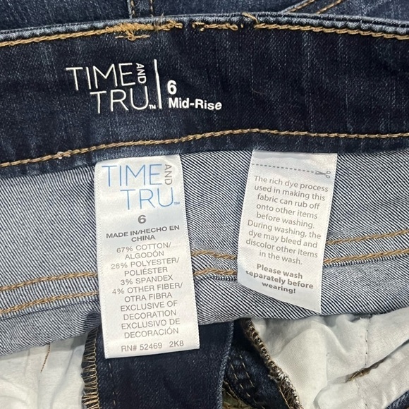 Time And Tru Mid Rise Cuffed Hem Jean Shorts Size 6 Women’s - Picture 2 of 4